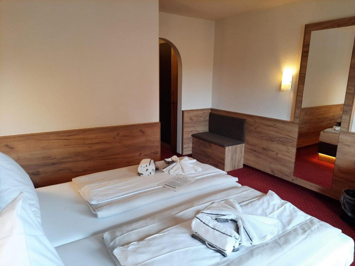 Hotel Haus Krone Bexbach Exterior foto